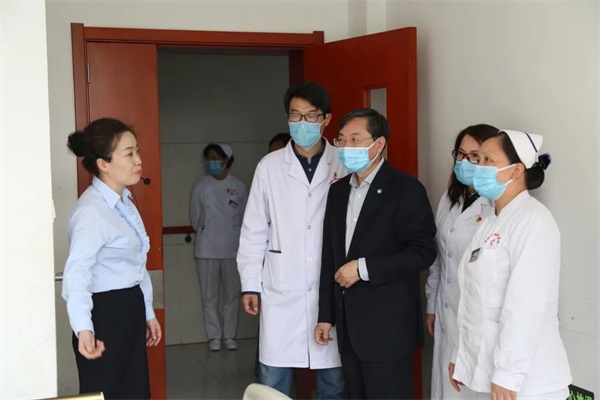 通用技術(shù)集團(tuán)總經(jīng)理、黨組副書記陸益民到通用醫(yī)療西安醫(yī)院調(diào)研(圖1)