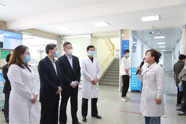 通用技術(shù)集團(tuán)總經(jīng)理、黨組副書記陸益民到通用醫(yī)療西安醫(yī)院調(diào)研(圖3)